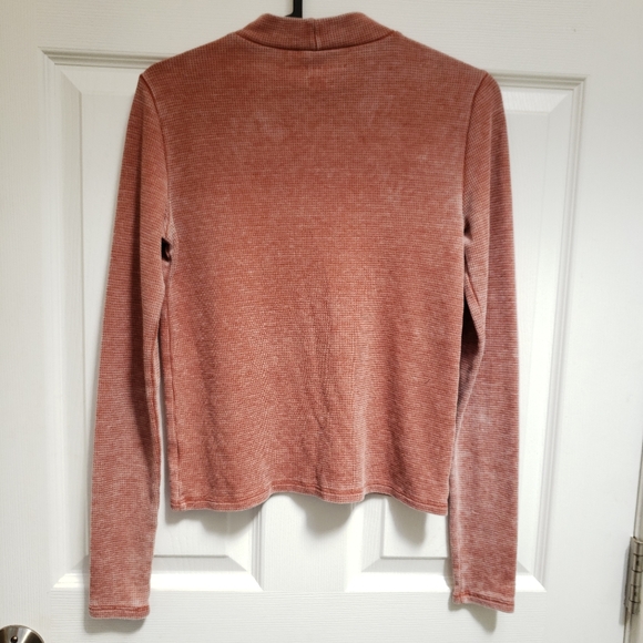 American Eagle Faded Copper Waffle Knit Mock Neck Shirt - Picture 5 of 5